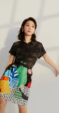 邢菲清新水果色衣裙靓丽穿着登《优家画报》杂志写真图片