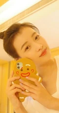 孙怡微博晒美照，笑眼弯弯穿公主袖上衣又甜又仙
