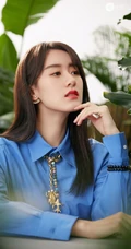 袁冰妍图片，清丽脱俗女生袁冰妍户外休闲装系列写真图片