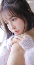 清秀可人有点甜，清澈眼神少女印花轻纱背心短裤室内写真集