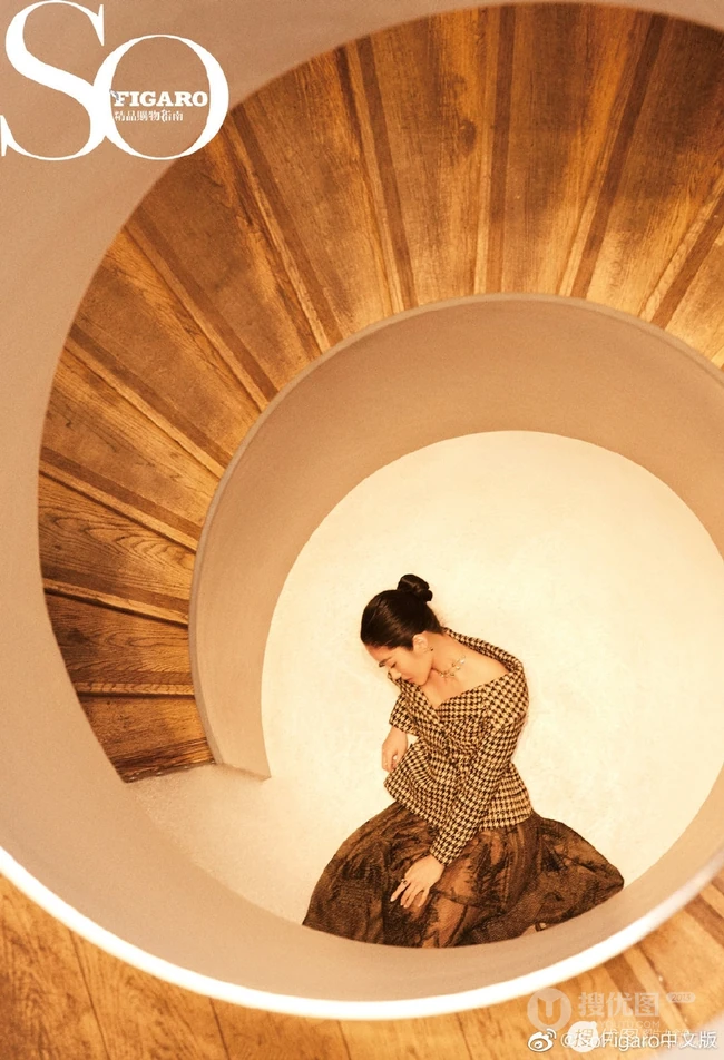 杨采钰《sofigaro中文版》电子杂志复古写真封面图片
