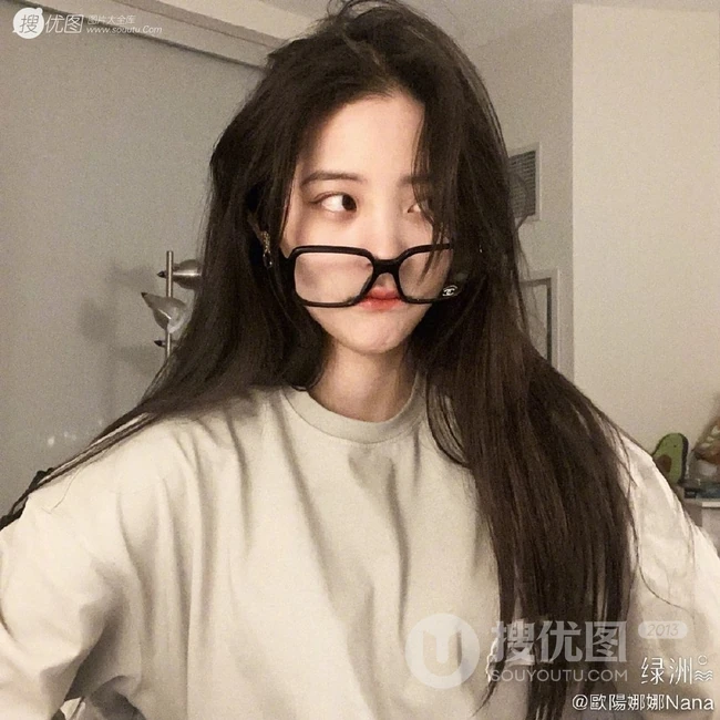 欧阳娜娜绿洲晒酷美，可爱，搞怪等各类自拍照图片
