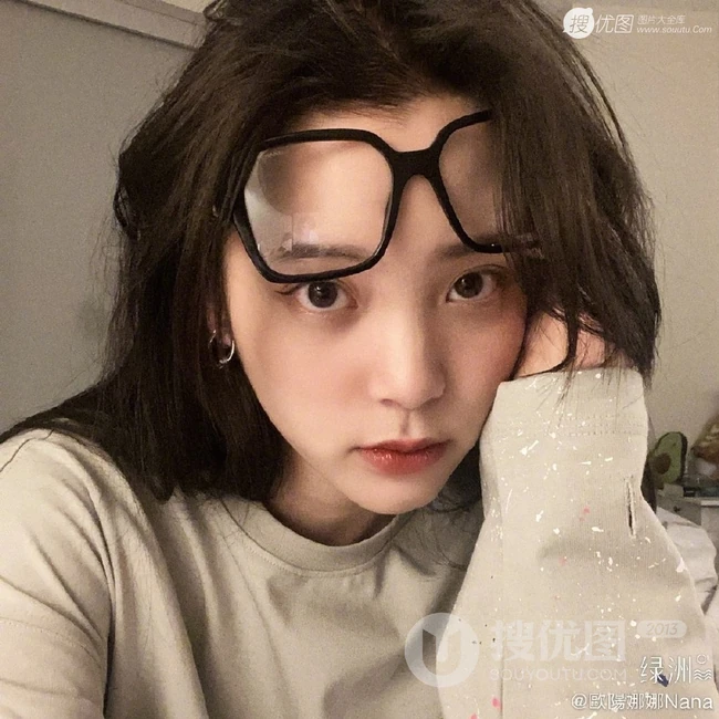 欧阳娜娜绿洲晒酷美，可爱，搞怪等各类自拍照图片