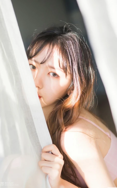 四川白皙清新辣妹晓琳温暖温馨慵懒唯美家居服室内写真图片