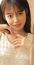 清新清新齐刘海长发少女肩带睡衣短裤腼腆室内写真集