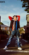 日本男星龙星凉清新帅气春装登杂志写真图片