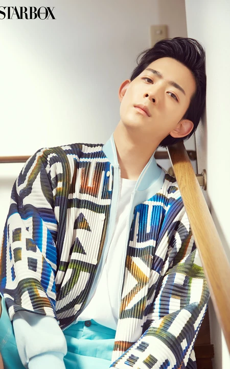 日本男星龙星凉清新帅气春装登杂志写真图片
