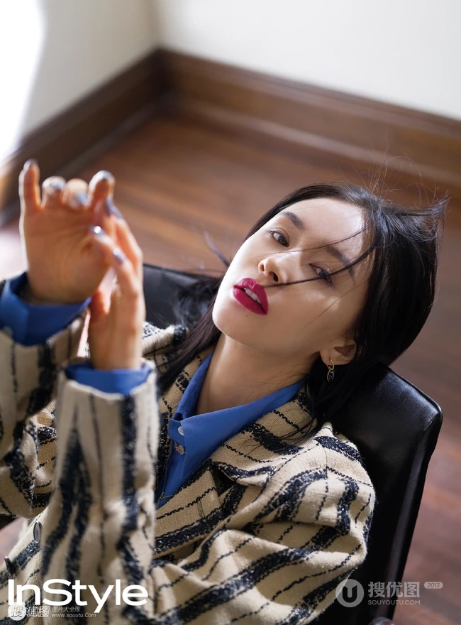 王子文3月份优家画报杂志写真图集，着装魅惑，红唇柔美气质