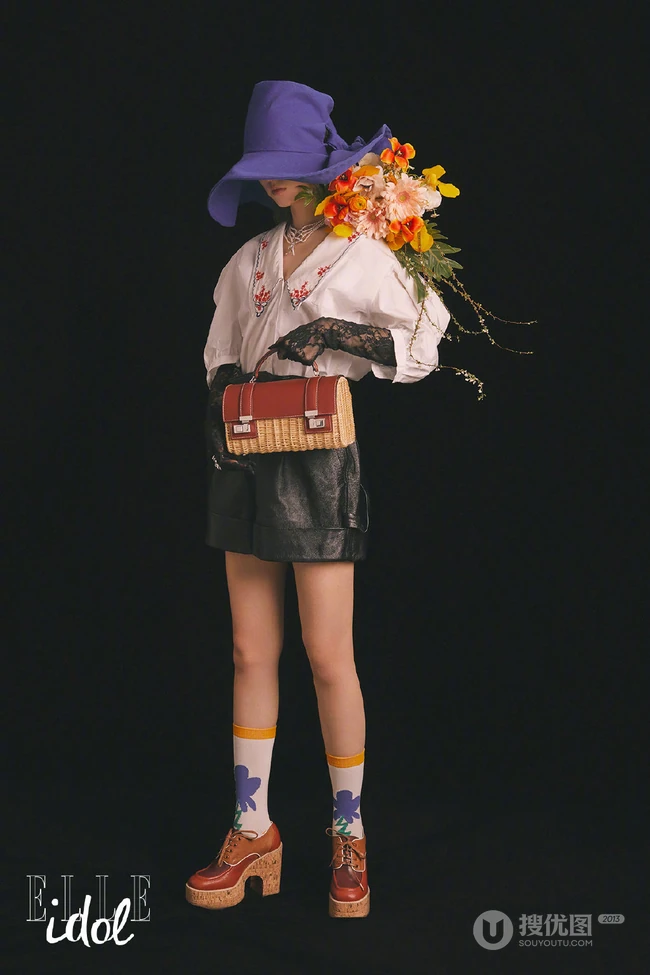 乔欣化身百花仙子登ELLEidol杂志写真，尽显少女风情，复古而浪漫