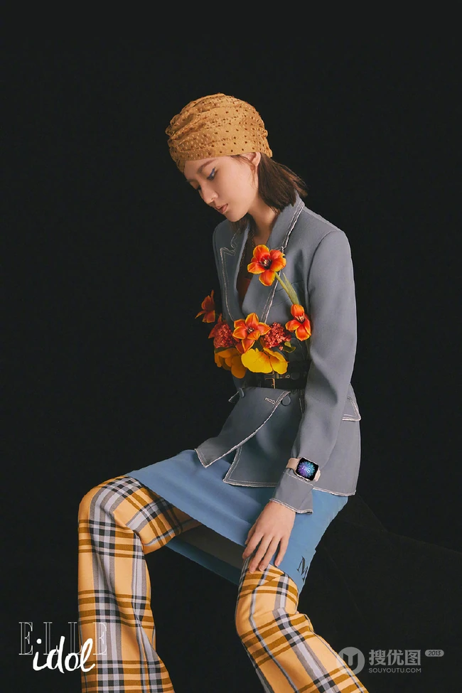 乔欣化身百花仙子登ELLEidol杂志写真，尽显少女风情，复古而浪漫
