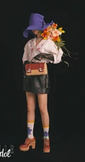 乔欣化身百花仙子登ELLEidol杂志写真，尽显少女风情，复古而浪漫