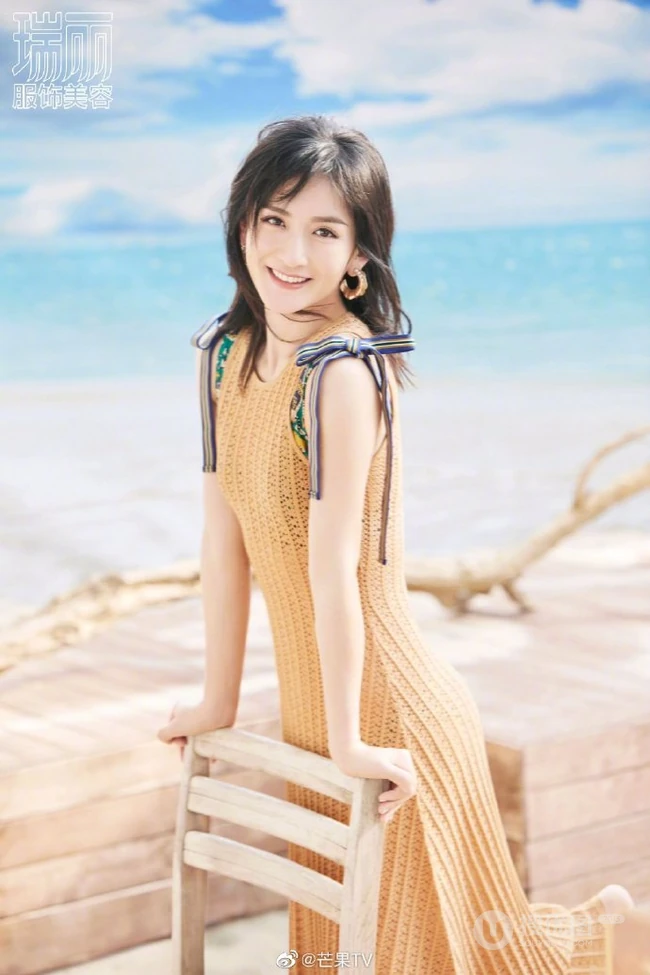 谢娜温柔气质《瑞丽服饰美容》杂志封面写真图片