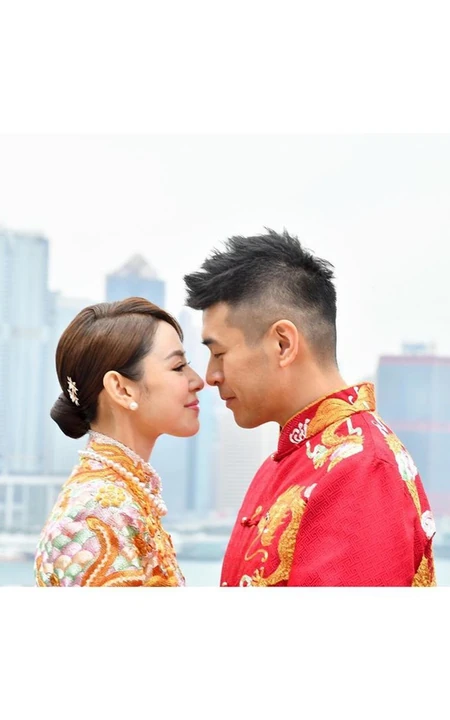丁子高前女友谭凯琪，个人社交网站晒结婚照，并甜美配文