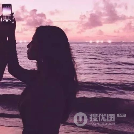 侧颜不露脸唯美意境暗系一左一右恩爱情侣配对头像图片