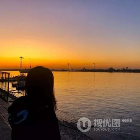 侧颜不露脸唯美意境暗系一左一右恩爱情侣配对头像图片