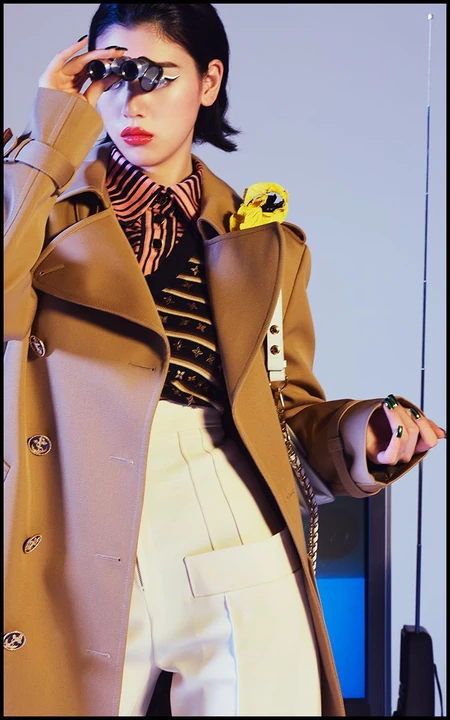 三吉彩花气质复古大胆艺术杂志写真，浓艳打扮，化身柔女生郎
