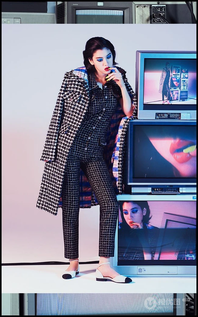 三吉彩花气质复古大胆艺术杂志写真，浓艳打扮，化身柔女生郎