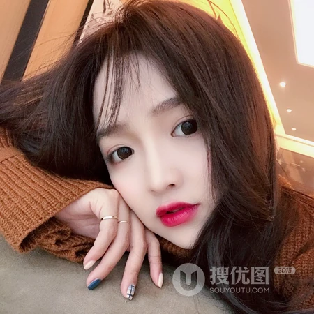 清纯长发酷酷的女生微信头像