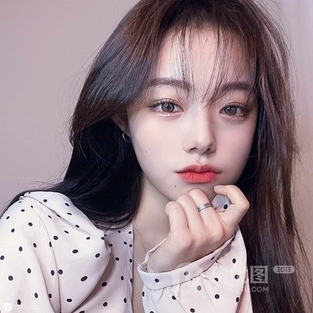 长发酷帅，气场十足的长发女生酷头像