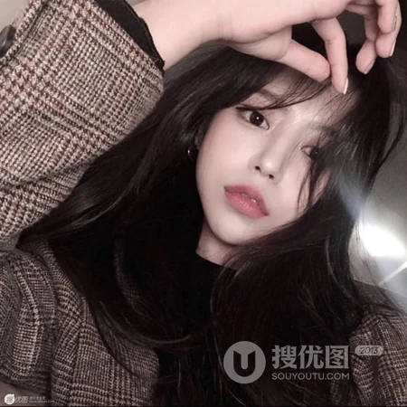 长发酷帅，气场十足的长发女生酷头像