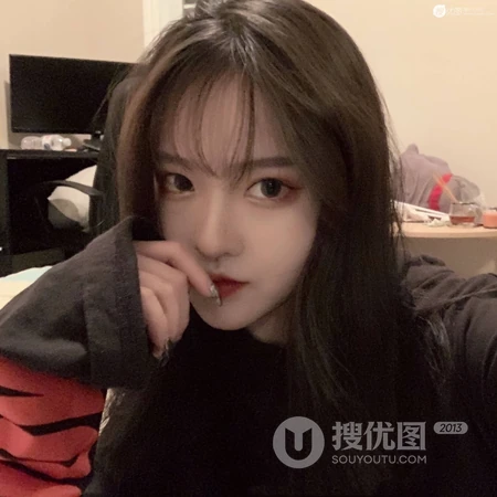 长发酷帅，气场十足的长发女生酷头像