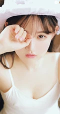 清甜又气质的美丽双麻花辫白裙女孩，静享美好的青春时光