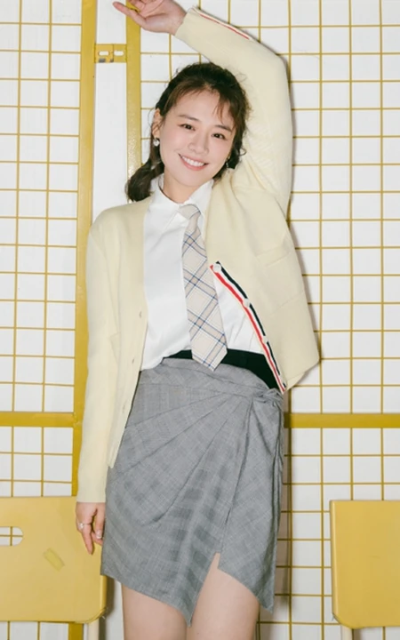 马思纯超活力可爱复古制服短裙魅力写真美图