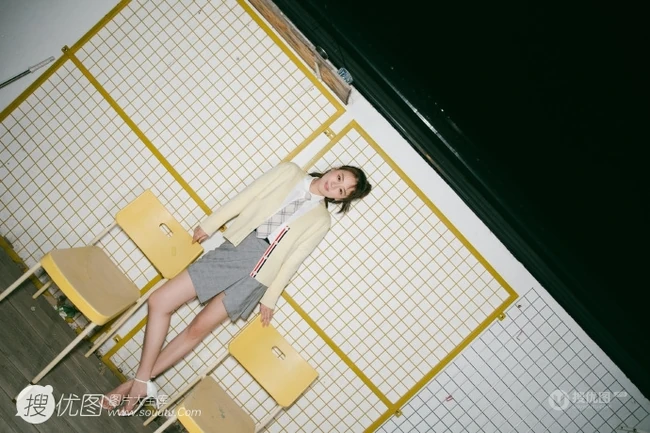 马思纯超活力可爱复古制服短裙魅力写真美图