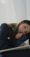 陈瑶朴素西装短裙恬静写真，掩盖不住的优雅气质女生气质