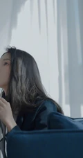 陈瑶朴素西装短裙恬静写真，掩盖不住的优雅气质女生气质