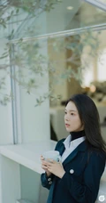 陈瑶朴素西装短裙恬静写真，掩盖不住的优雅气质女生气质