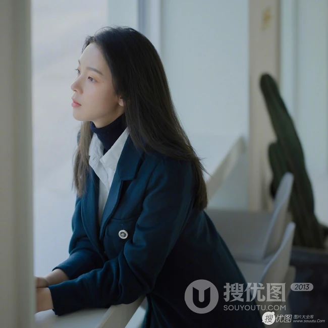 陈瑶朴素西装短裙恬静写真，掩盖不住的优雅气质女生气质