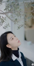 陈瑶朴素西装短裙恬静写真，掩盖不住的优雅气质女生气质