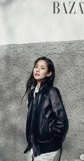 韩国气质时尚女生朴敏英杂志封面写真图集，美背长腿气质超美