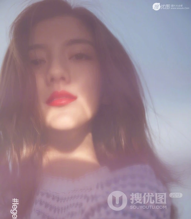 吴千语气质红唇高清近照写真图片，朦胧中的美人，妙不可言