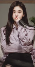 鞠婧祎《朋友请听好》剧中超美图片集，笑容甜美，眼神温柔