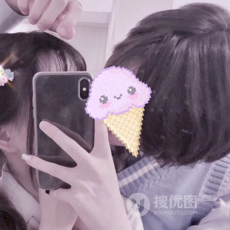 秀恩爱的年轻情侣接吻真人一人一半头像3月29日推荐
