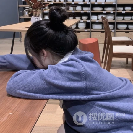 萌萌可爱的丸子头小姐姐搞怪表情头像图片