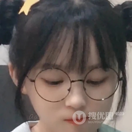 萌萌可爱的丸子头小姐姐搞怪表情头像图片