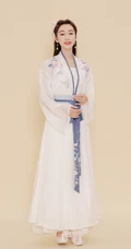 宣璐清新淡雅古装汉服写真图片，演绎属于窈窕淑女的古典魅力