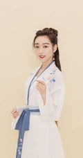宣璐清新淡雅古装汉服写真图片，演绎属于窈窕淑女的古典魅力