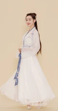 宣璐清新淡雅古装汉服写真图片，演绎属于窈窕淑女的古典魅力