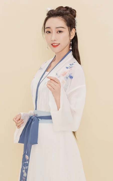 宣璐清新淡雅古装汉服写真图片，演绎属于窈窕淑女的古典魅力