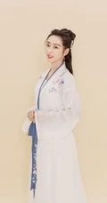 宣璐清新淡雅古装汉服写真图片，演绎属于窈窕淑女的古典魅力