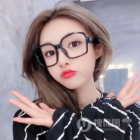 带大框眼镜的长发小姐姐，清纯的室内氛围小女生头像图片套图