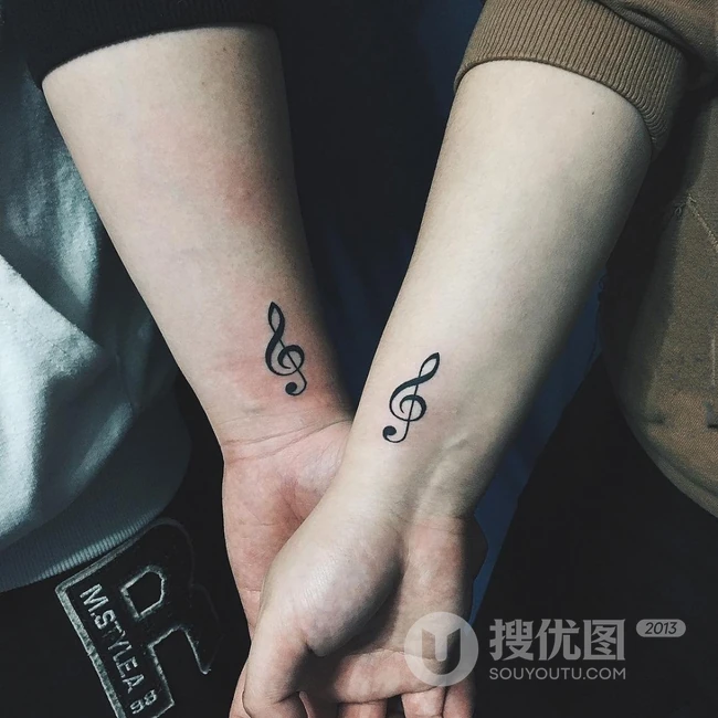 简单对称，爱意满满情侣纹身图案，一左一右恩爱配对情侣纹身小图案 第2张