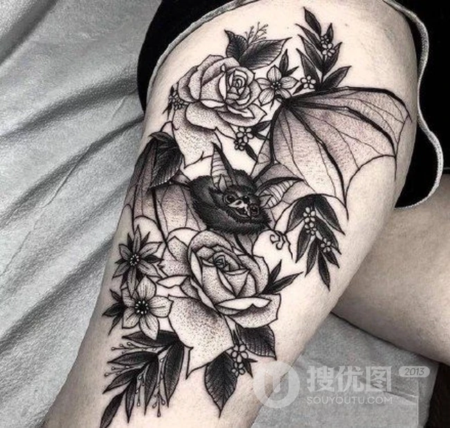 点刺花卉纹身图案作品，想象力十足的昆虫，动物和花卉组合点刺纹身图片 第9张