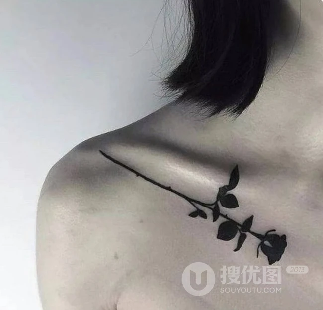 黑色玫瑰纹身图案，酷感美感十足的女生各部位黑玫瑰纹身图案图片 第4张