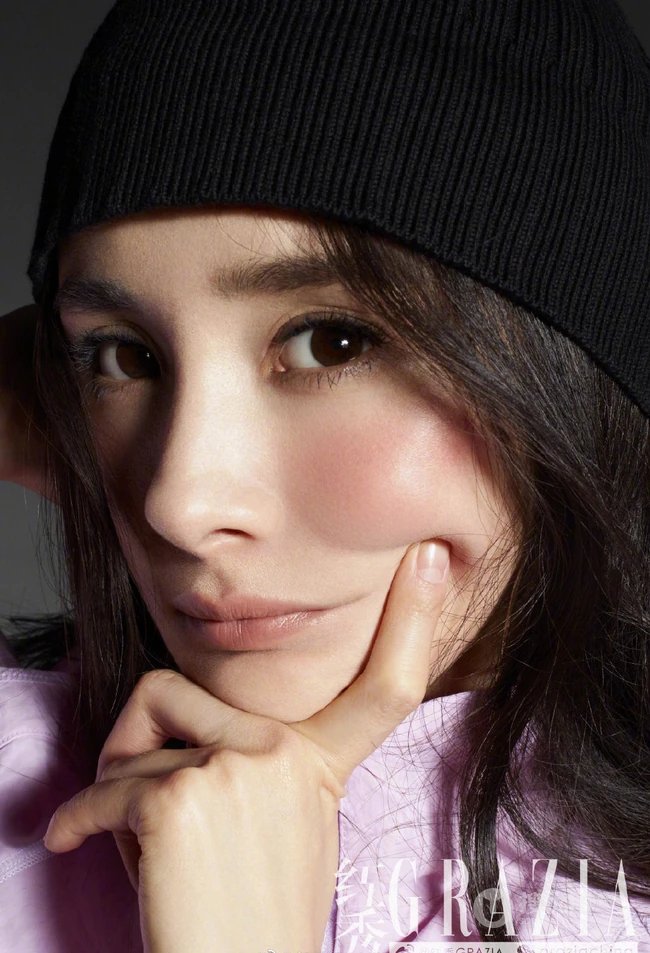 杨幂酷美个性装扮登《红秀GRAZIA》11周年纪念刊写真图片
