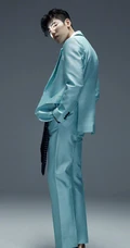 山西帅哥明星王子异杂志封面照片，多套服饰诠释不一样时尚魅力